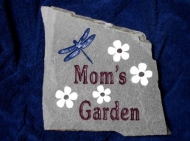 Moms engraved garden stone with white daisies and a dragonfly