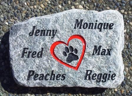 Pet memory stone remembering 6 pets